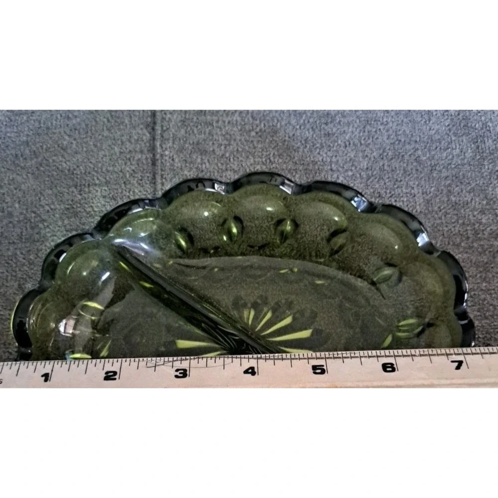 Vintage Indiana Glass Green‎ Divided Oval Relish. Olive/Pickle. Candy/Nut Dish